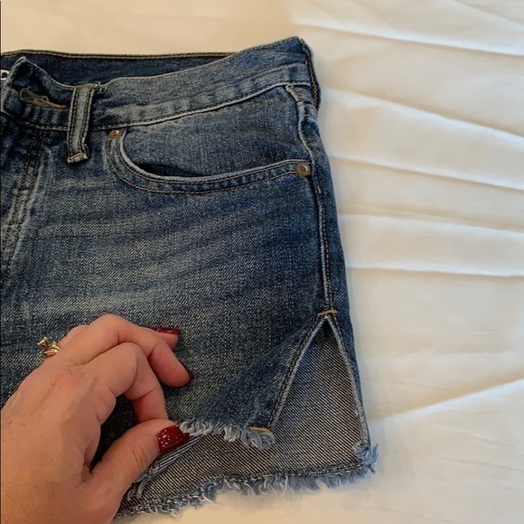 BDG Cut off daisy dukes button fly jean shorts - Picture 7 of 13
